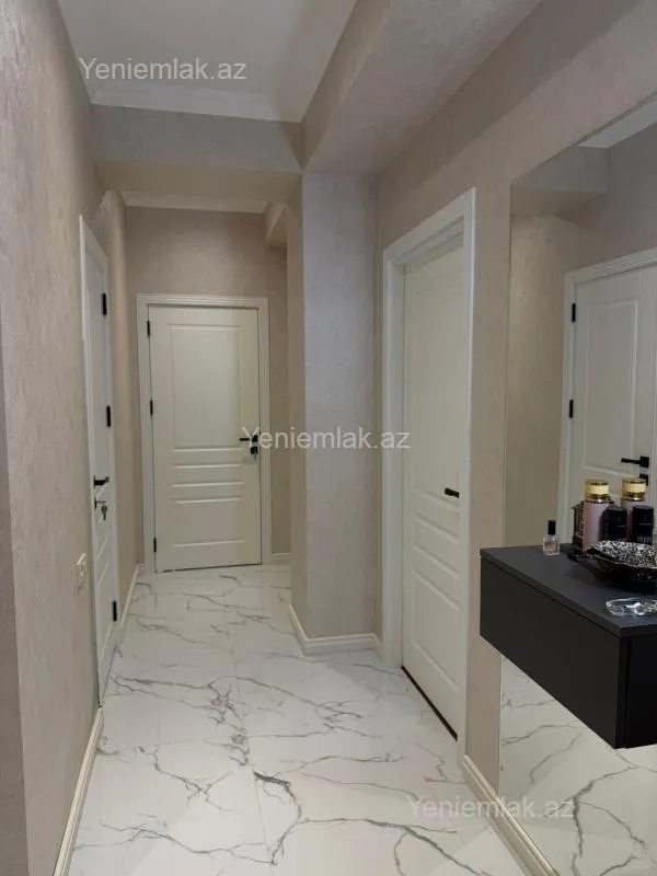 Satılır 2 otaqlı yeni tikili 72 m²