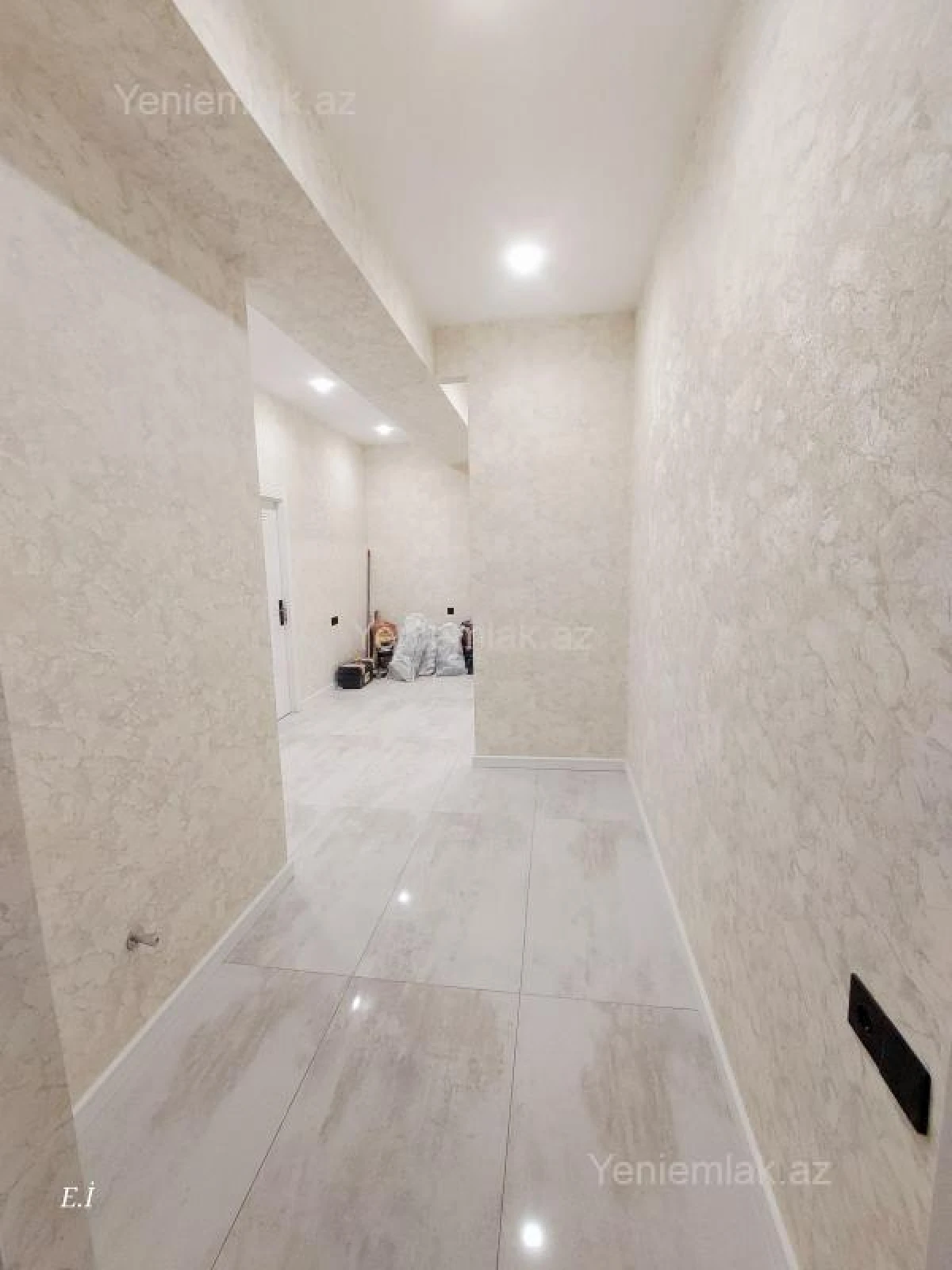 Satılır 1 otaqlı yeni tikili 56 m²