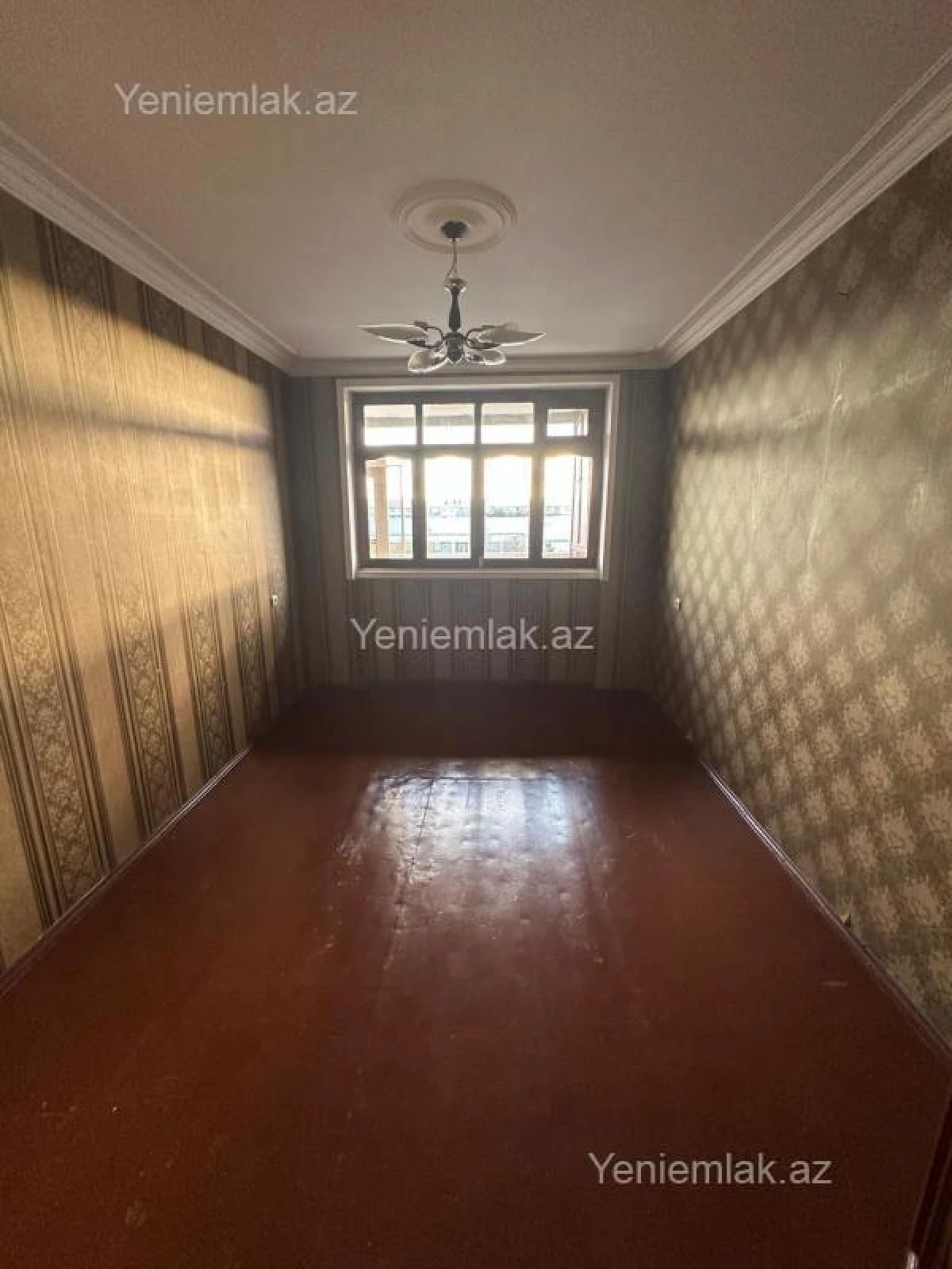 Satılır 2 otaqlı köhnə tikili 54 m²