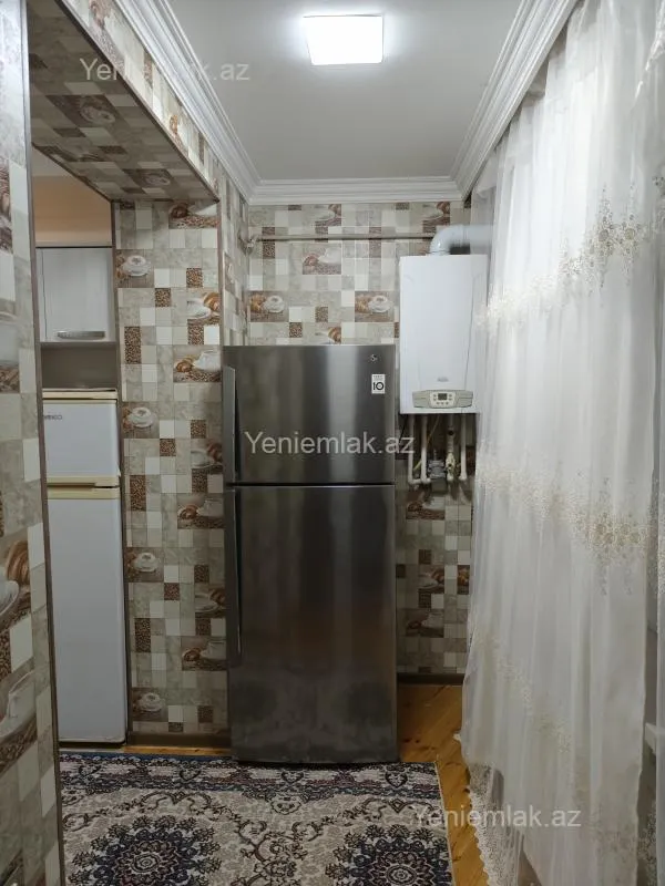 Satılır 4 otaqlı köhnə tikili 90 m²