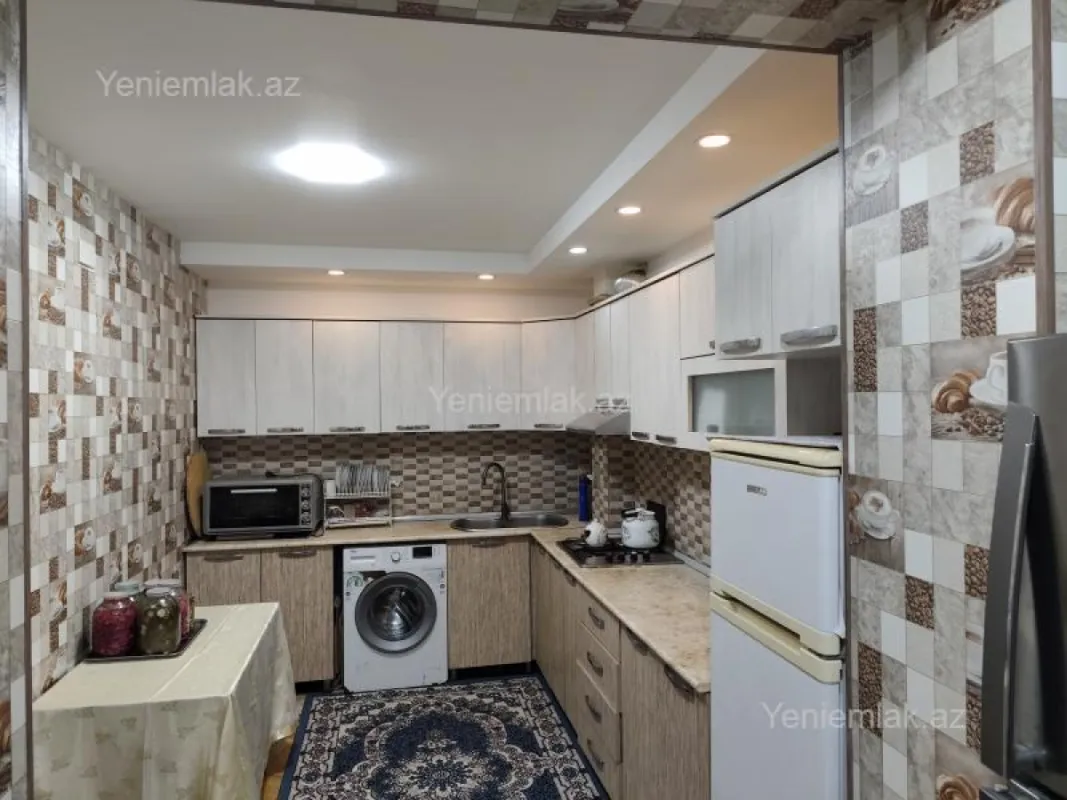 Satılır 4 otaqlı köhnə tikili 90 m²