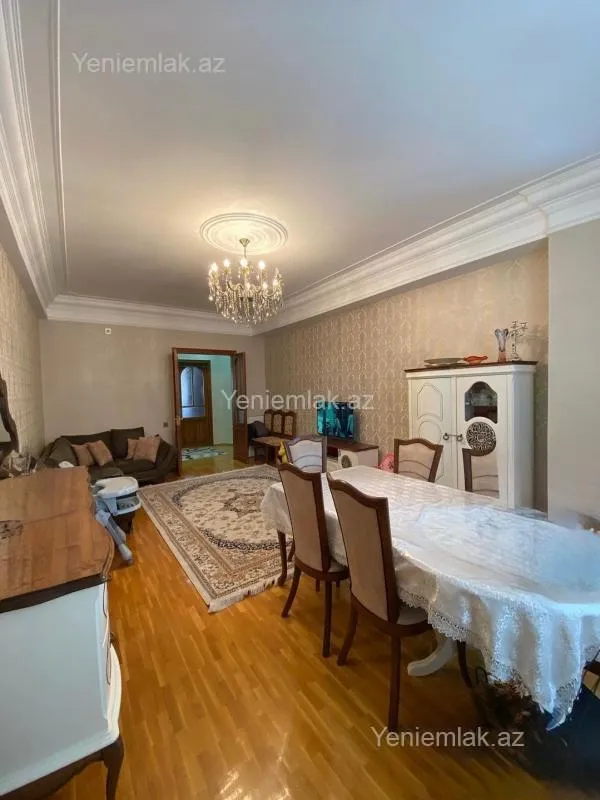 Satılır 3 otaqlı yeni tikili 115 m²