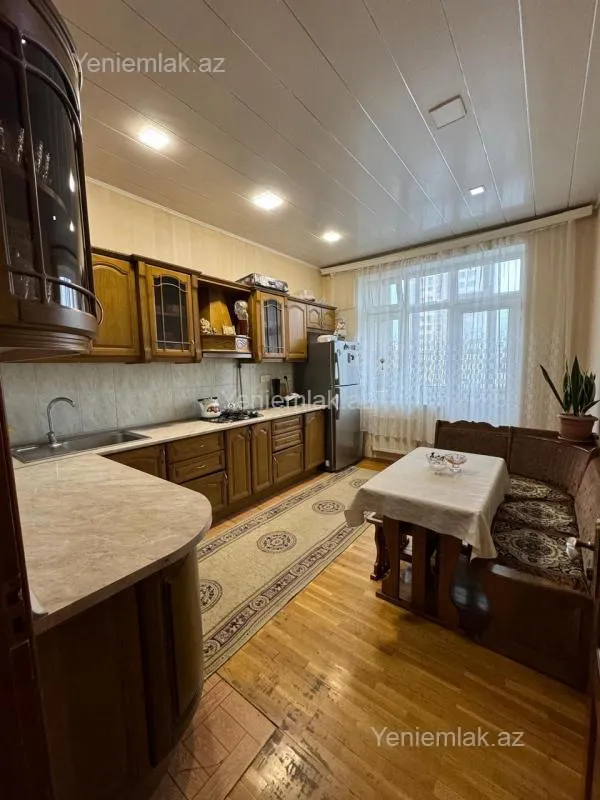 Satılır 3 otaqlı yeni tikili 115 m²