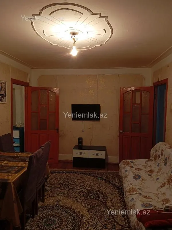 Satılır 2 otaqlı köhnə tikili 44 m²