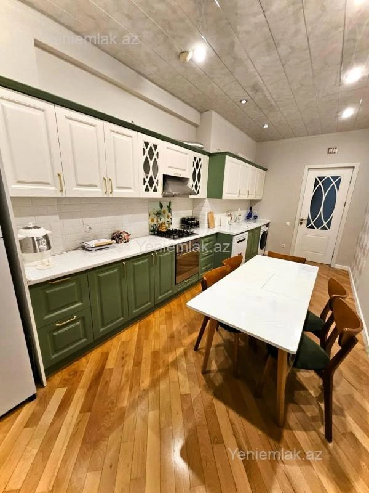 Satılır 3 otaqlı yeni tikili 132 m²