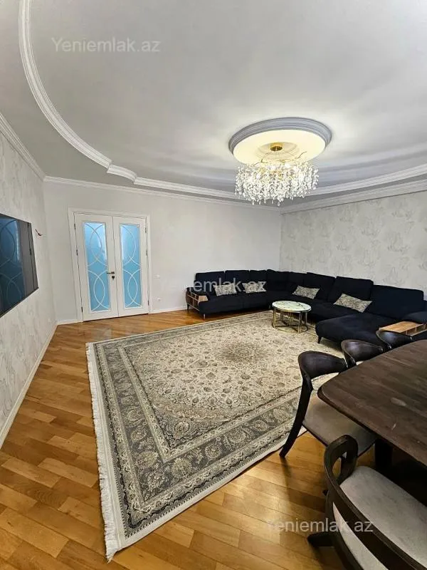 Satılır 3 otaqlı yeni tikili 132 m²