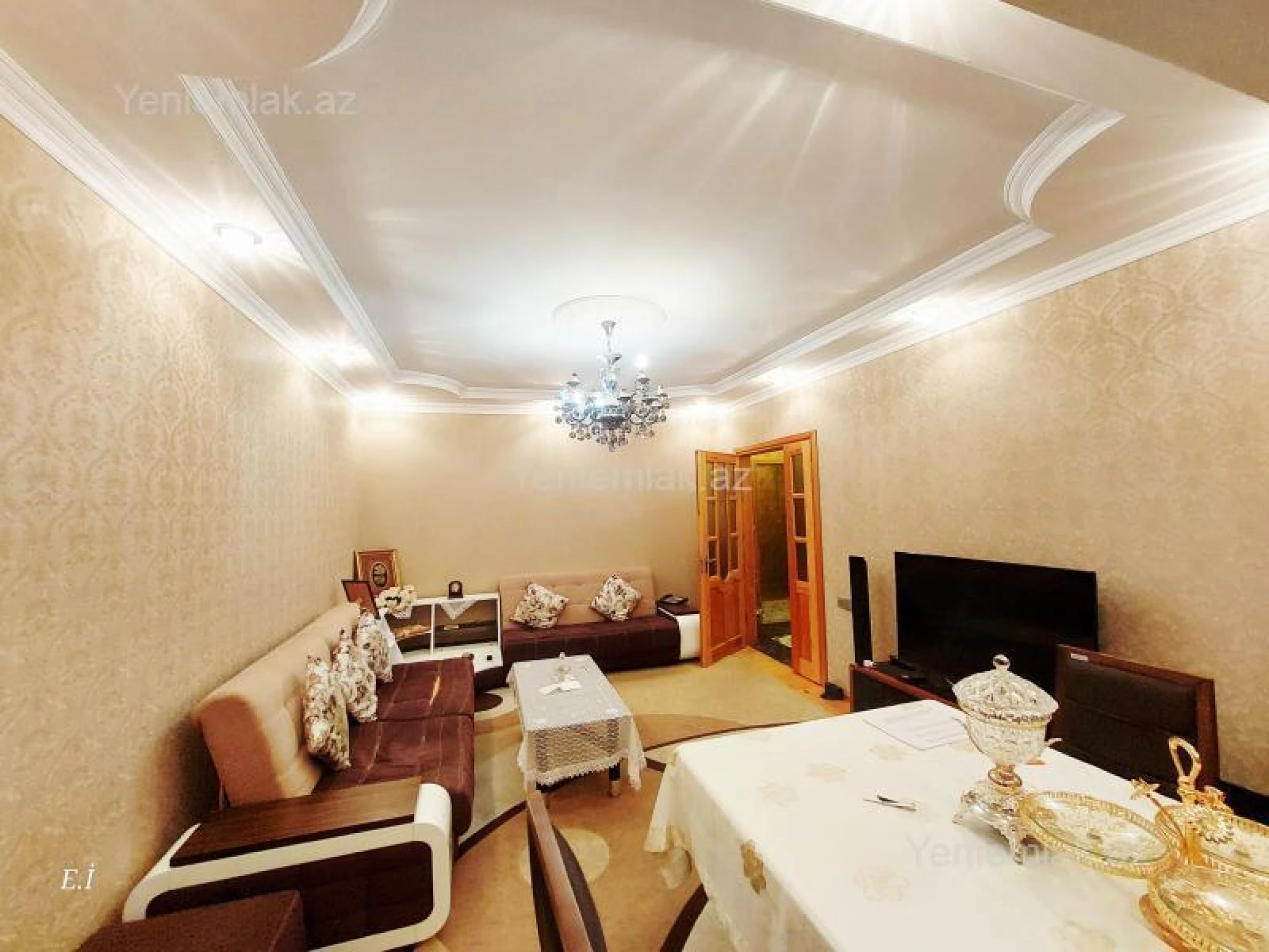 Satılır 4 otaqlı köhnə tikili 90 m²