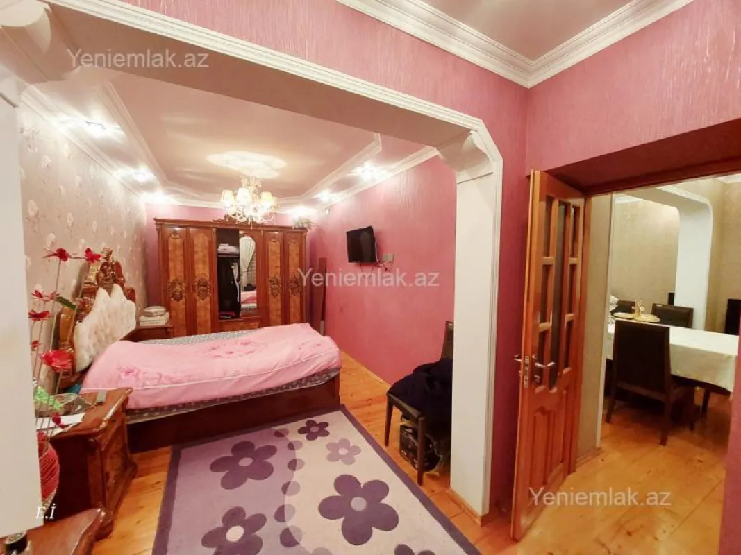 Satılır 4 otaqlı köhnə tikili 90 m²