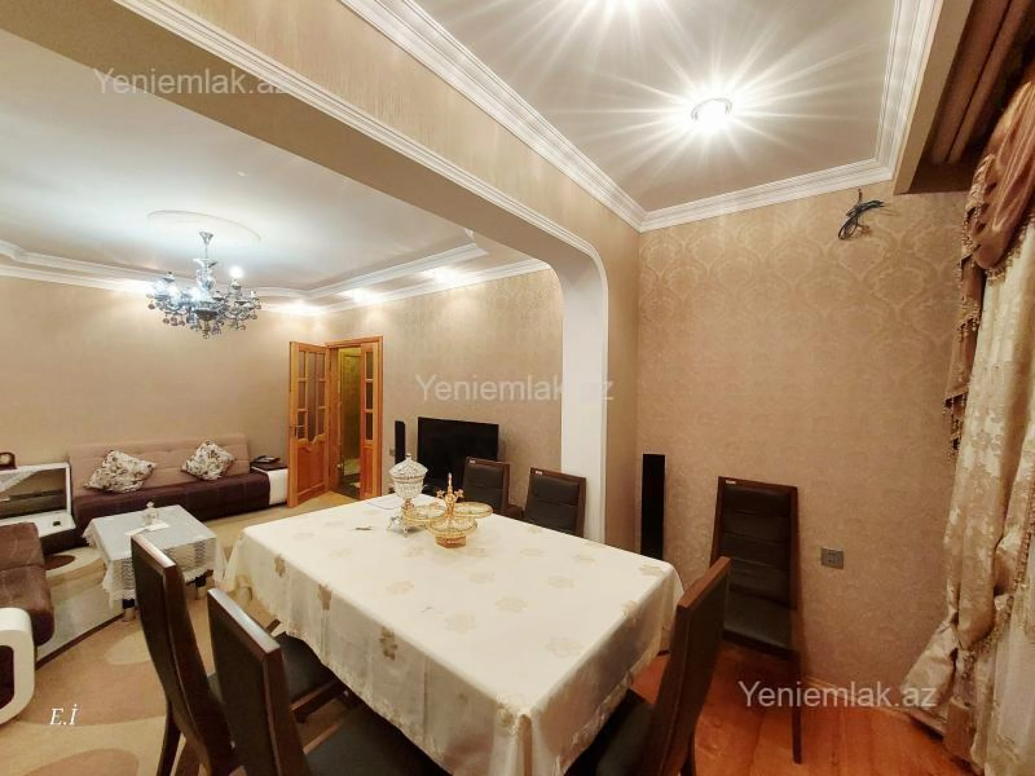 Satılır 4 otaqlı köhnə tikili 90 m²