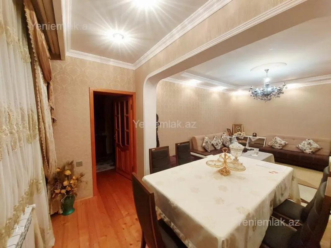 Satılır 4 otaqlı köhnə tikili 90 m²