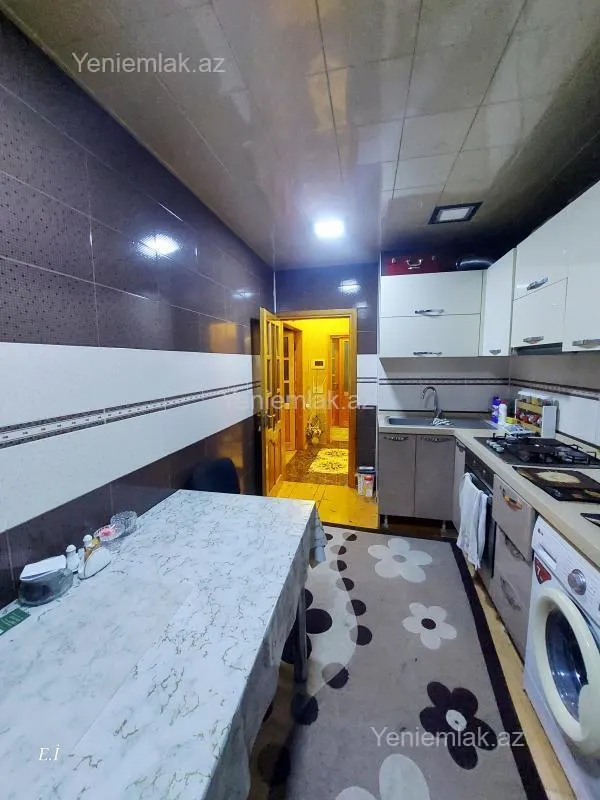 Satılır 4 otaqlı köhnə tikili 90 m²