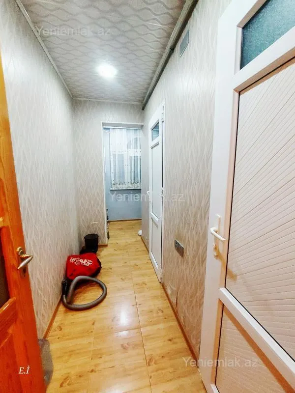 Satılır 4 otaqlı köhnə tikili 90 m²