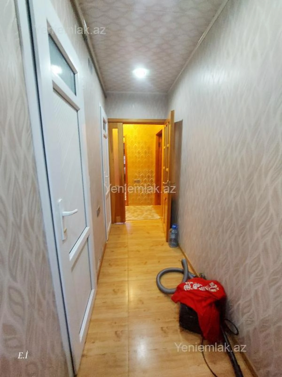 Satılır 4 otaqlı köhnə tikili 90 m²