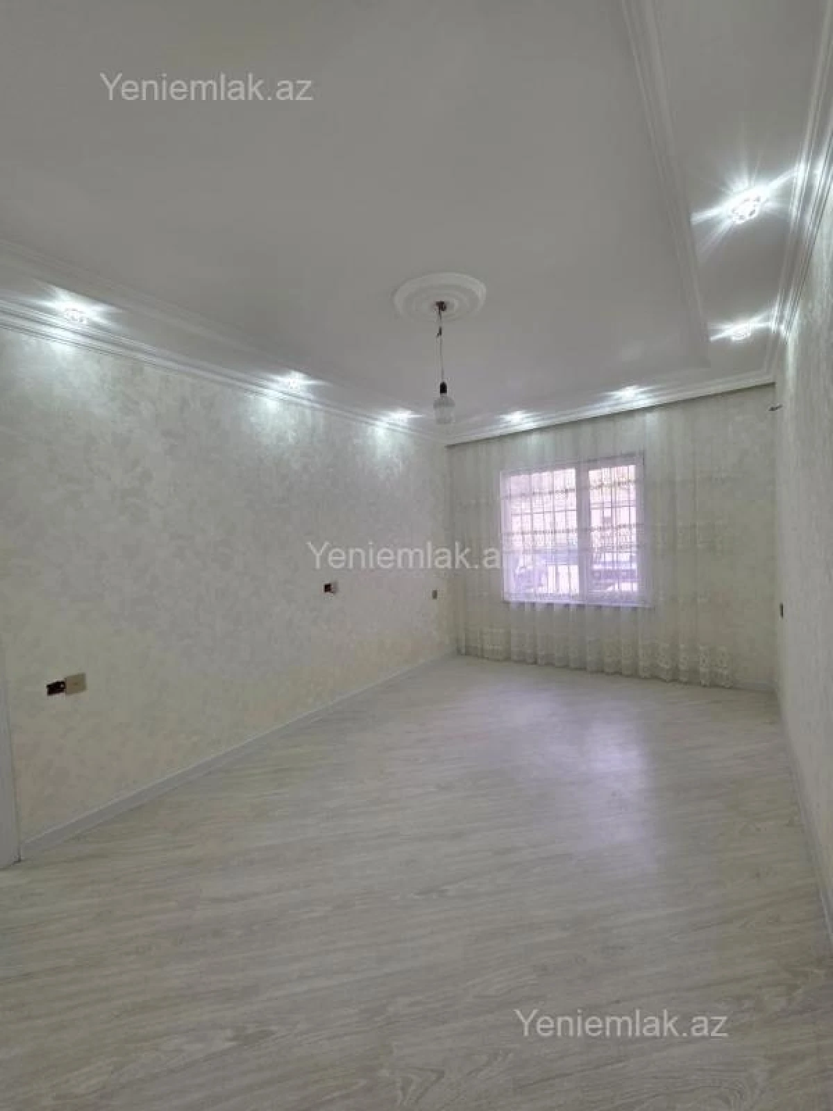 Satılır 2 otaqlı köhnə tikili 60 m²