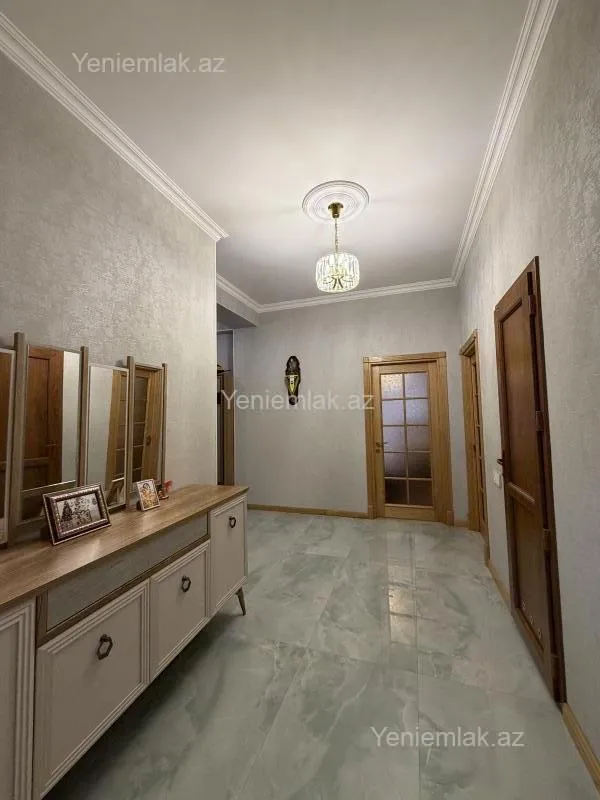 Satılır 3 otaqlı yeni tikili 105 m²
