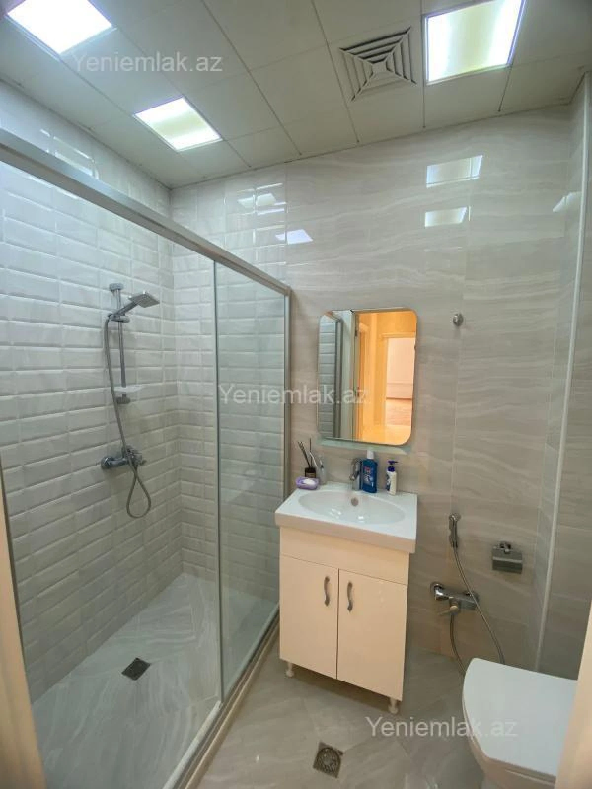 Satılır 3 otaqlı yeni tikili 127 m²