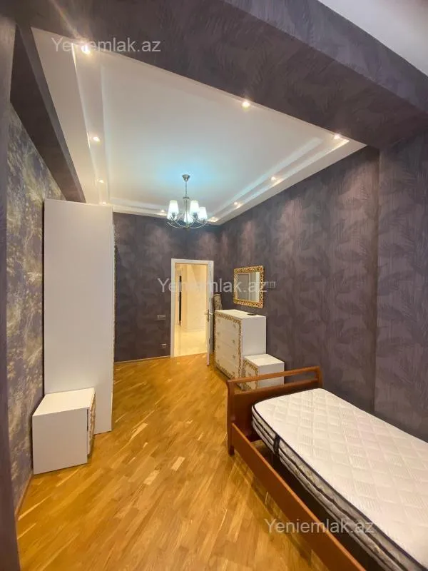 Satılır 3 otaqlı yeni tikili 127 m²