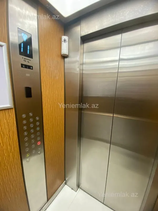 Satılır 3 otaqlı yeni tikili 127 m²