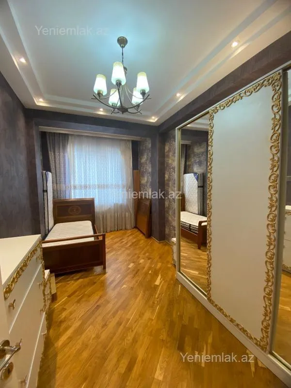 Satılır 3 otaqlı yeni tikili 127 m²