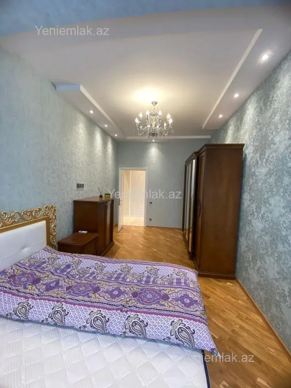 Satılır 3 otaqlı yeni tikili 127 m²