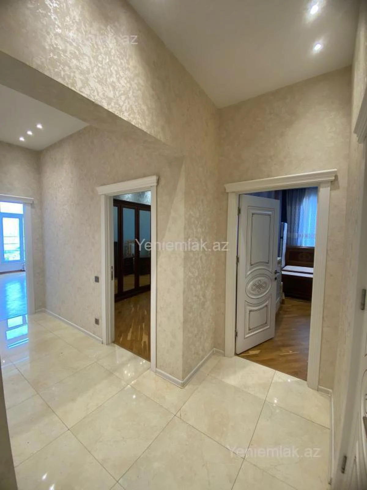 Satılır 3 otaqlı yeni tikili 127 m²