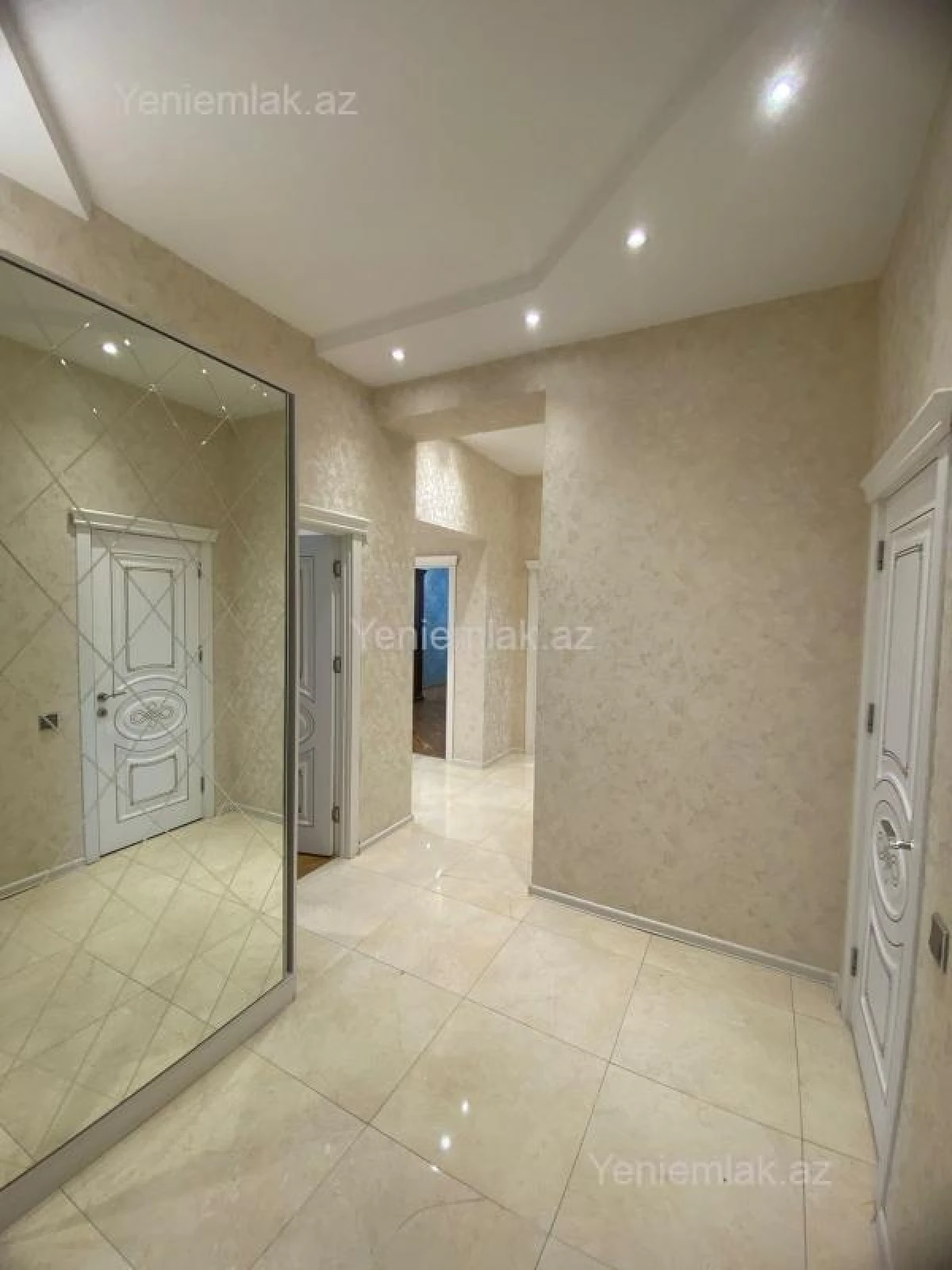 Satılır 3 otaqlı yeni tikili 127 m²