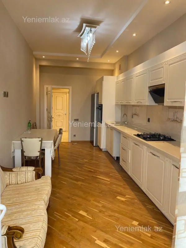 Satılır 3 otaqlı yeni tikili 127 m²