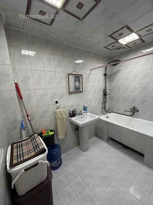 Satılır 3 otaqlı köhnə tikili 64 m²