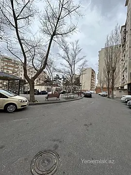 Satılır 3 otaqlı köhnə tikili 64 m²