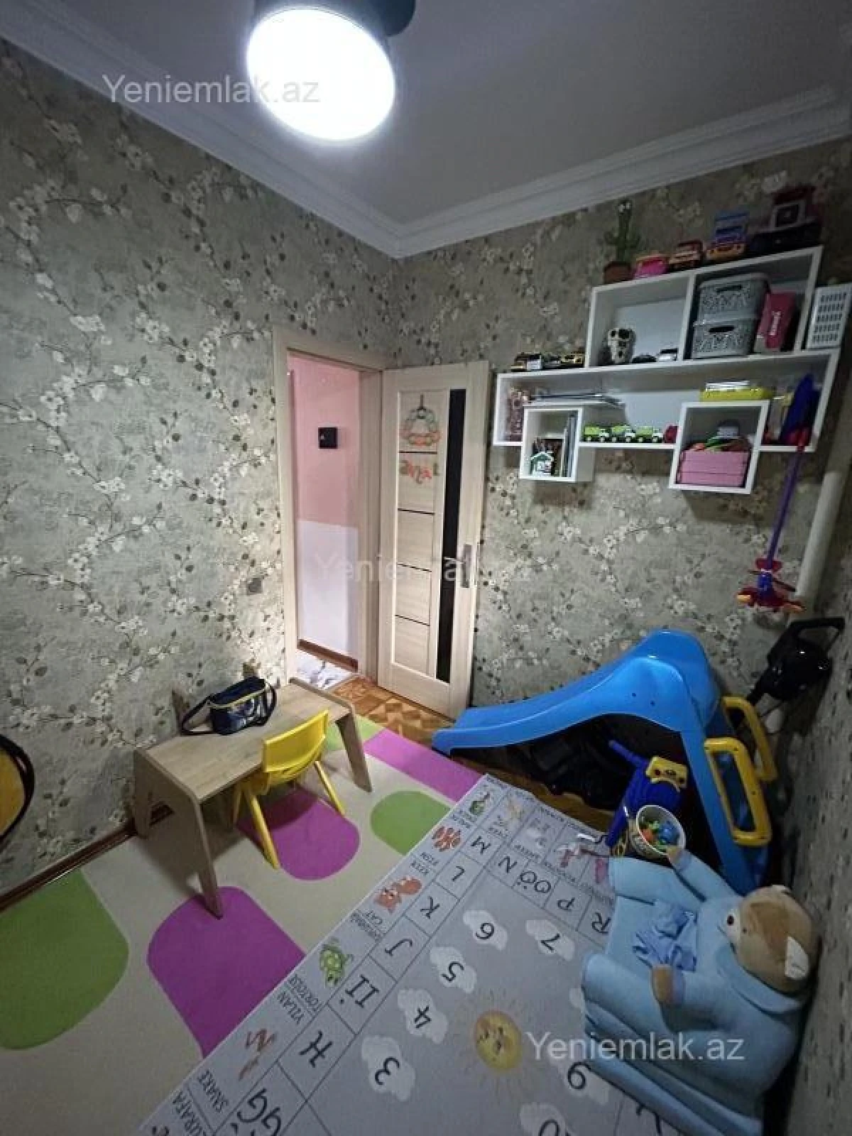 Satılır 3 otaqlı köhnə tikili 64 m²
