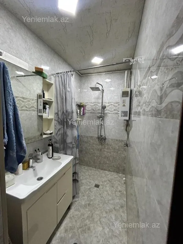 Satılır 2 otaqlı köhnə tikili 65 m²