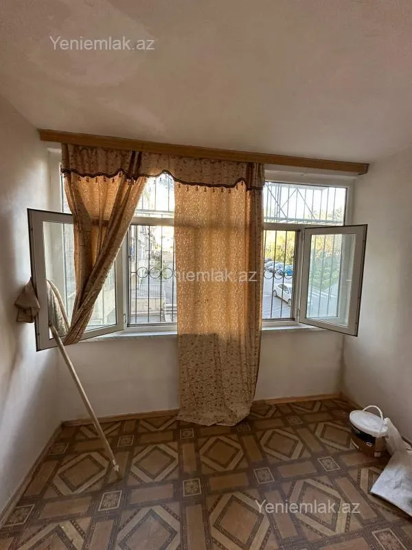 Satılır 2 otaqlı köhnə tikili 45 m²