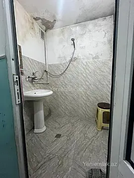 Satılır 2 otaqlı köhnə tikili 55 m²
