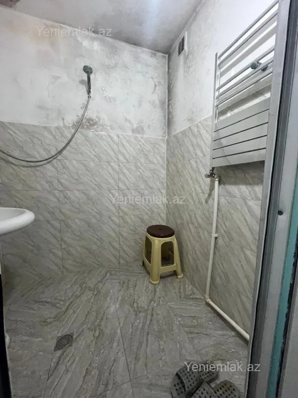 Satılır 2 otaqlı köhnə tikili 55 m²
