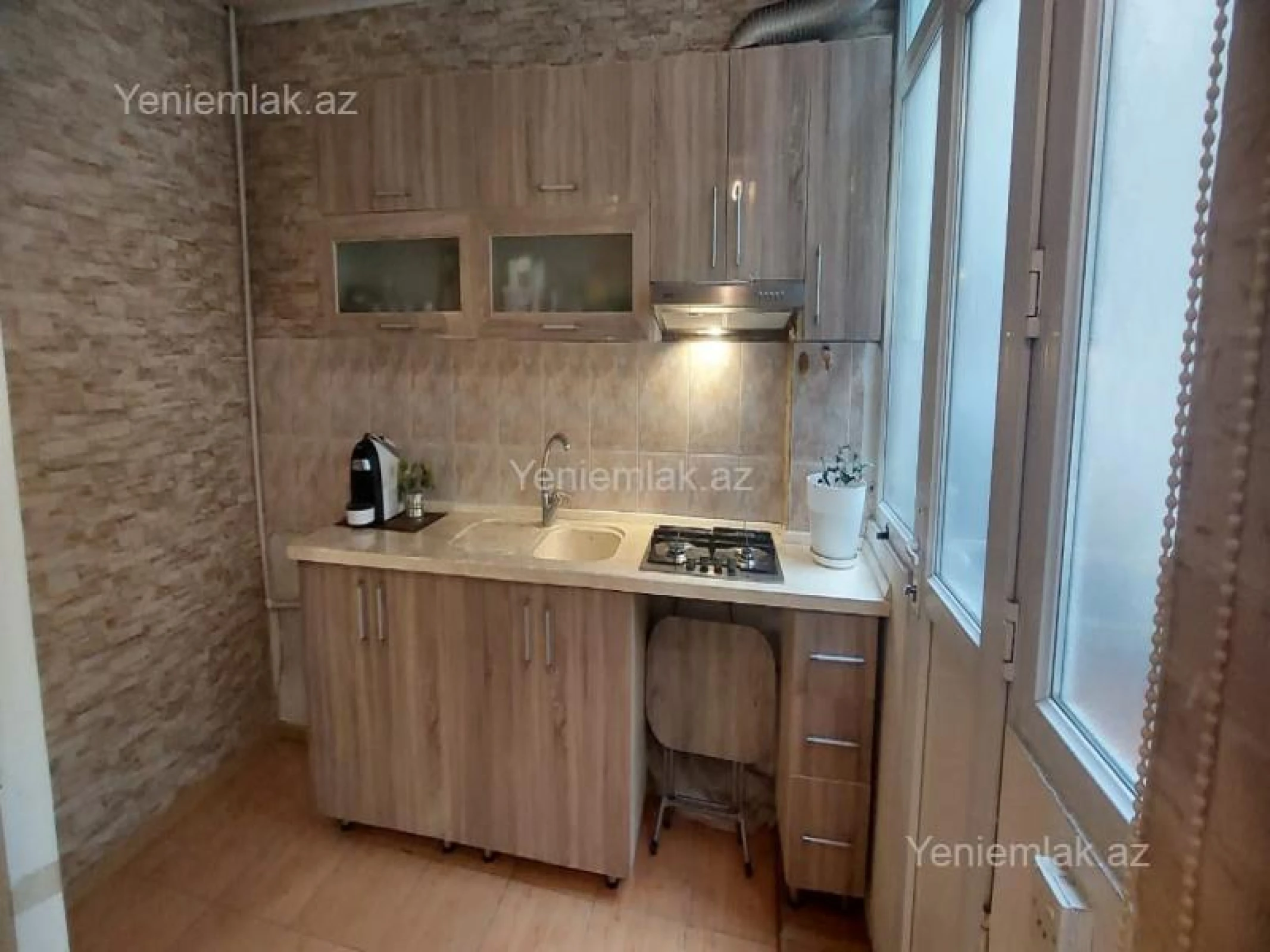 Satılır 2 otaqlı köhnə tikili 75 m²