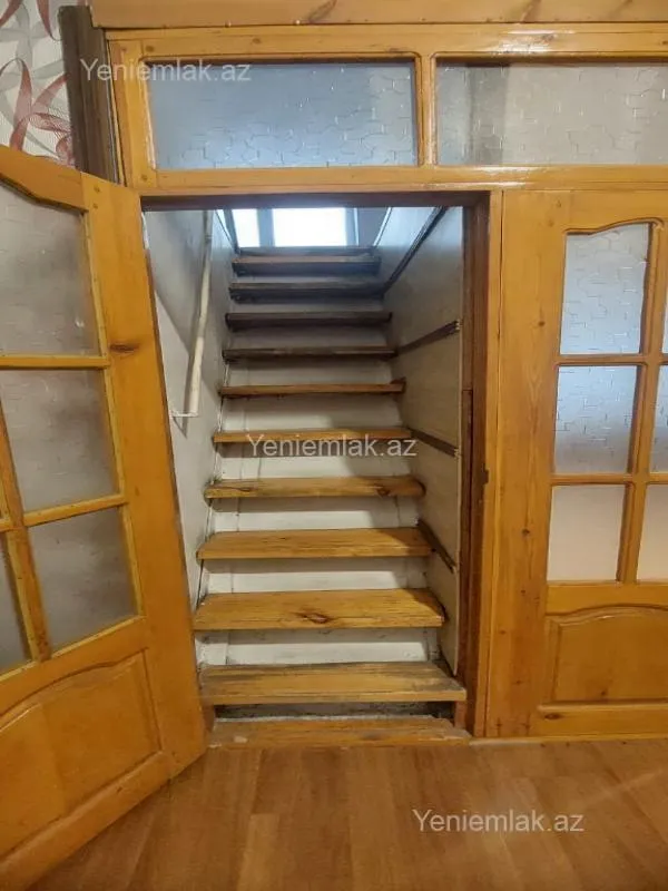 Satılır 2 otaqlı köhnə tikili 75 m²