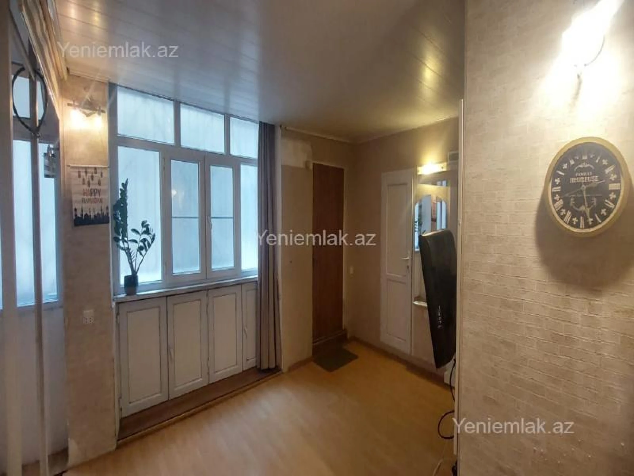 Satılır 2 otaqlı köhnə tikili 75 m²