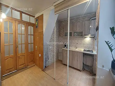 Satılır 2 otaqlı köhnə tikili 75 m²