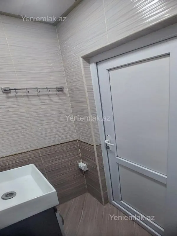 Satılır 2 otaqlı köhnə tikili 75 m²