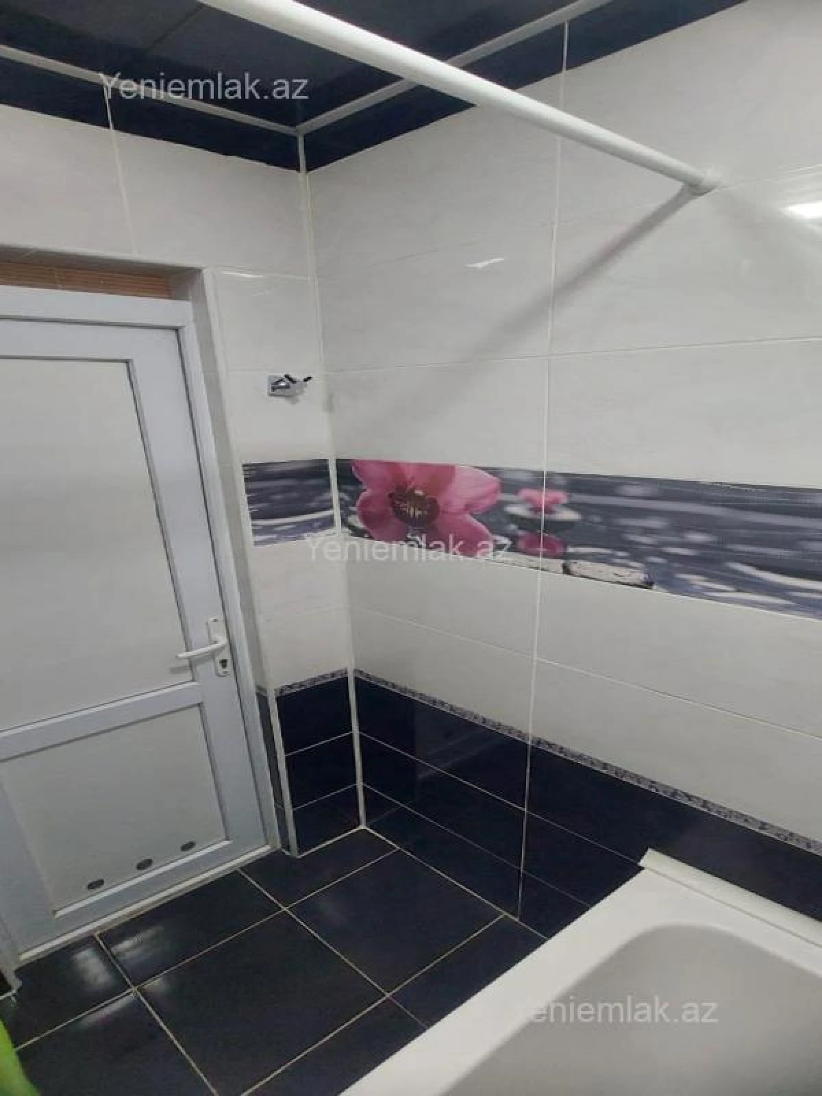 Satılır 2 otaqlı köhnə tikili 75 m²