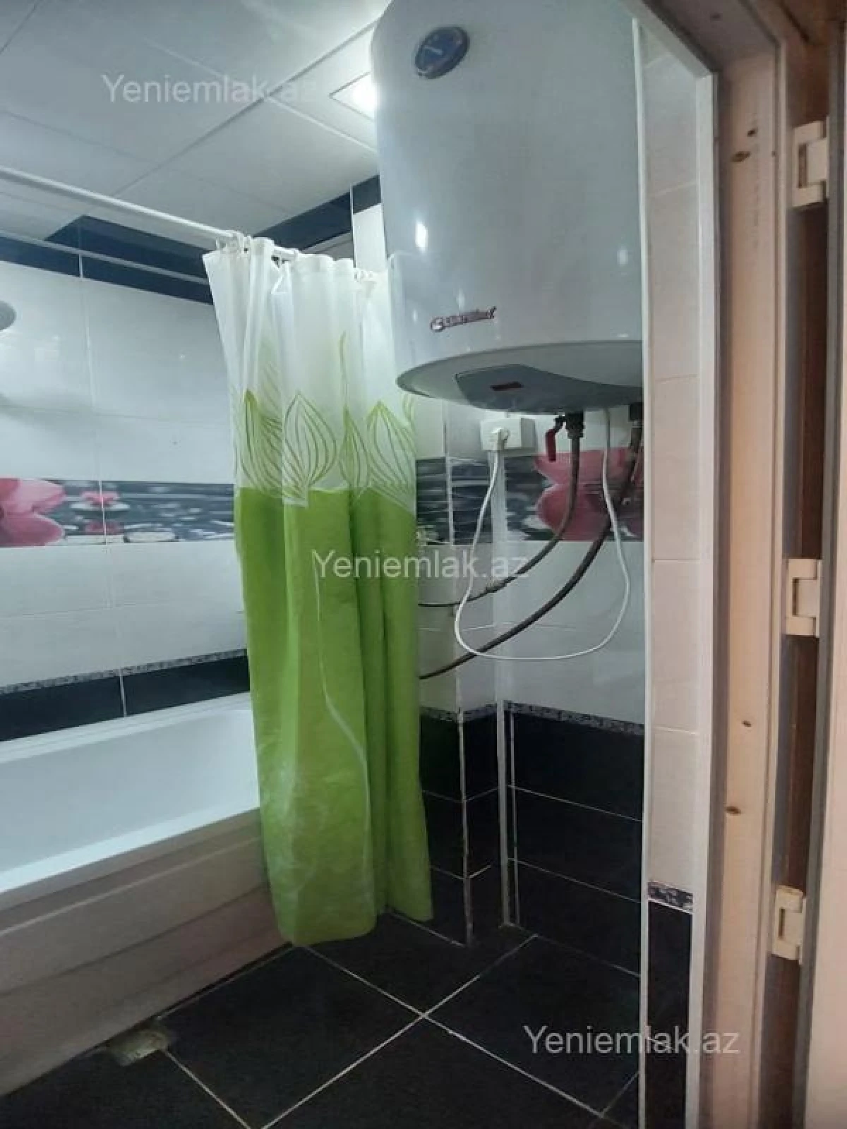 Satılır 2 otaqlı köhnə tikili 75 m²