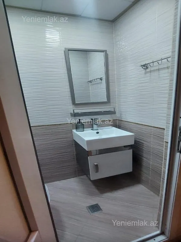 Satılır 2 otaqlı köhnə tikili 75 m²