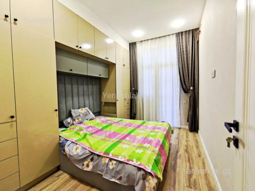 Satılır 2 otaqlı yeni tikili 70 m²