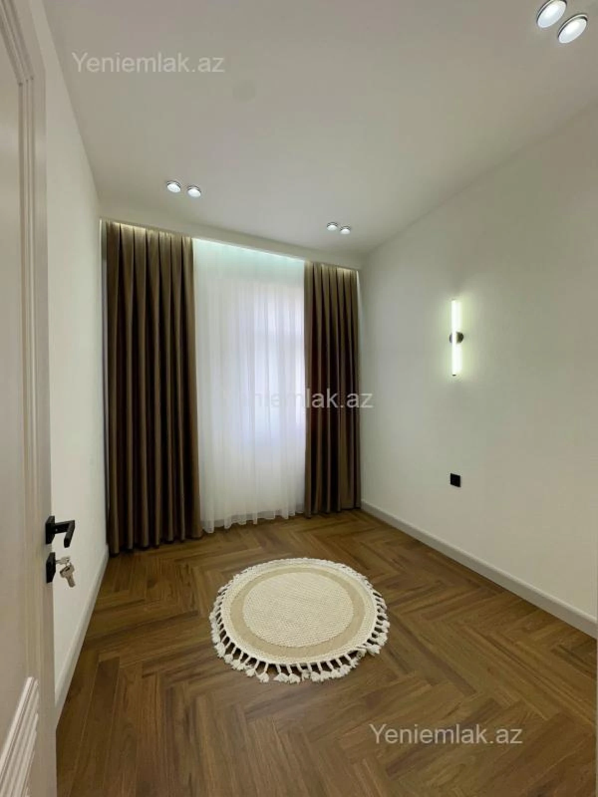 Satılır 3 otaqlı yeni tikili 90 m²