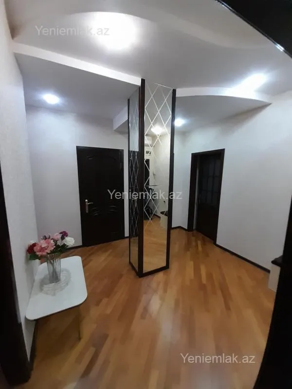 Satılır 3 otaqlı yeni tikili 125 m²