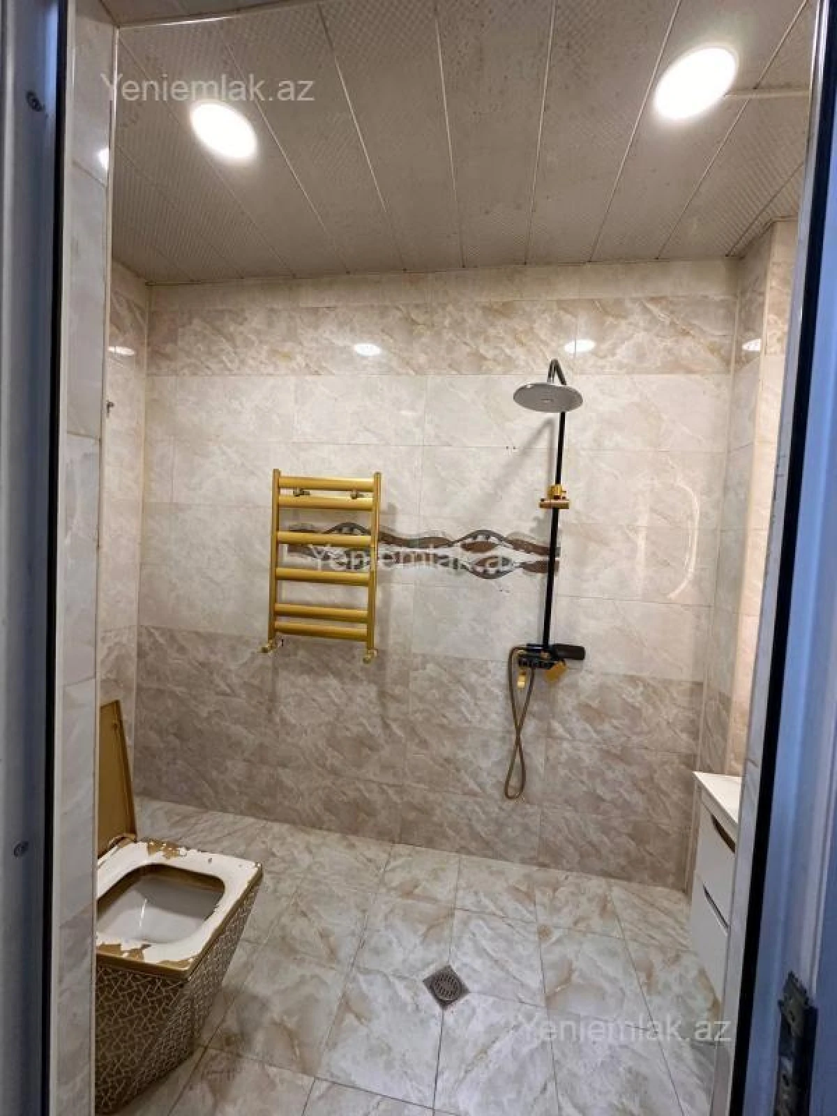 Satılır 3 otaqlı yeni tikili 83 m²