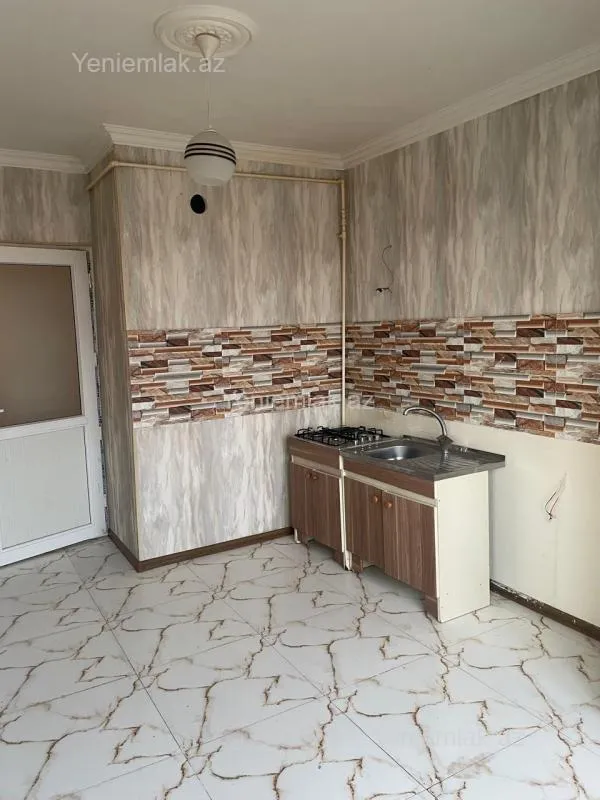 Satılır 2 otaqlı köhnə tikili 53 m²