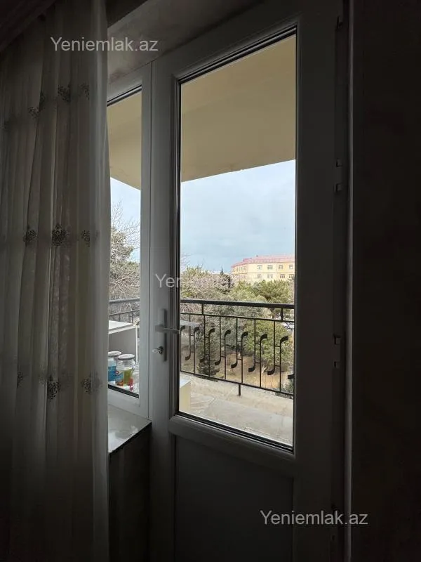 Satılır 4 otaqlı köhnə tikili 65 m²