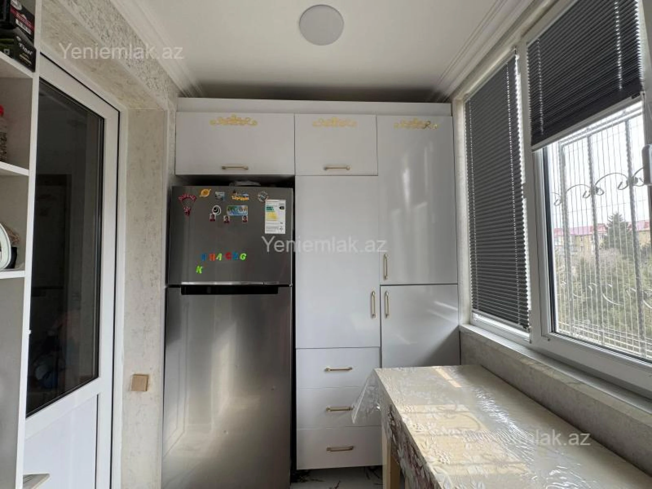 Satılır 4 otaqlı köhnə tikili 65 m²