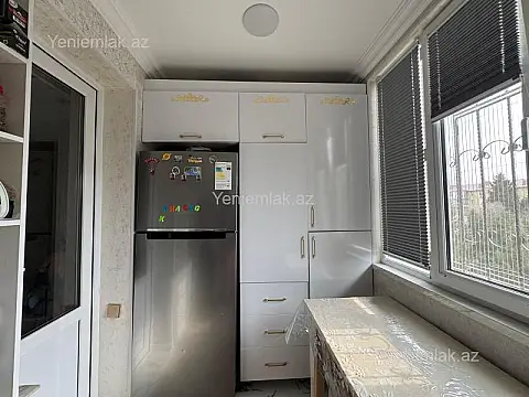 Satılır 4 otaqlı köhnə tikili 65 m²